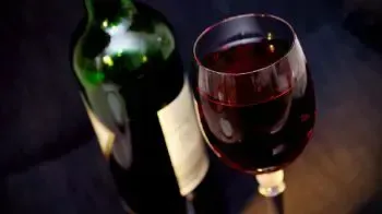 Historia y Características del Vino Tinto